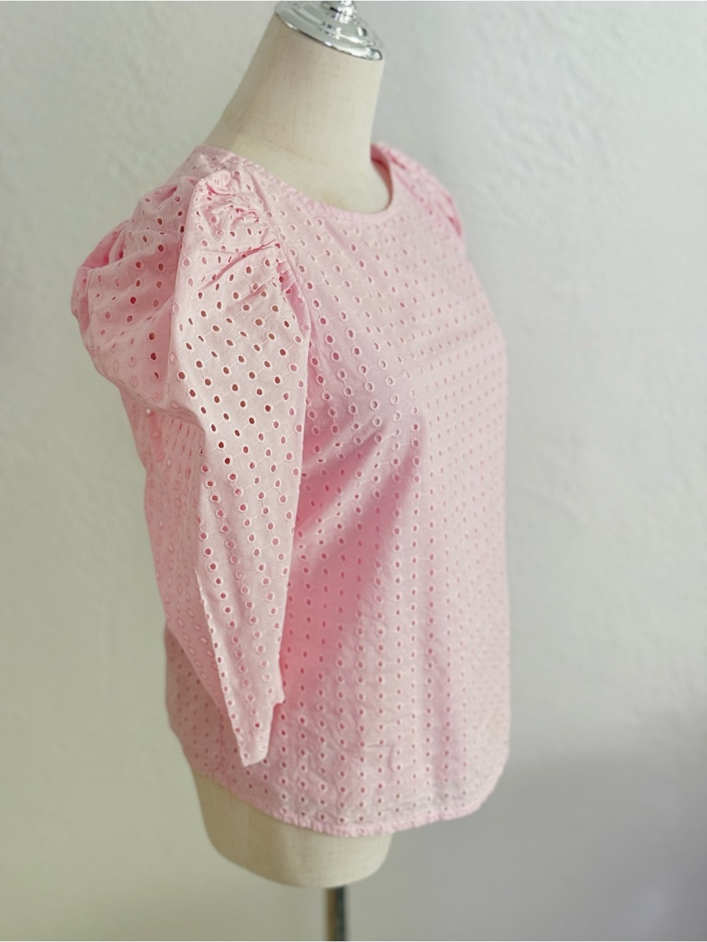 a new day Cotton‎ Pink Puff Sleeve Eyelet Top Sz:M Coquette Feminine Romantic - Picture 4 of 12